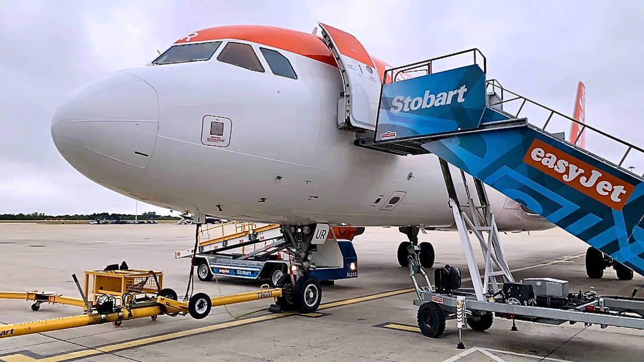 EasyJet A320-214 Economy Class | London (STN) to Edinburgh (EDI) | Trip Report