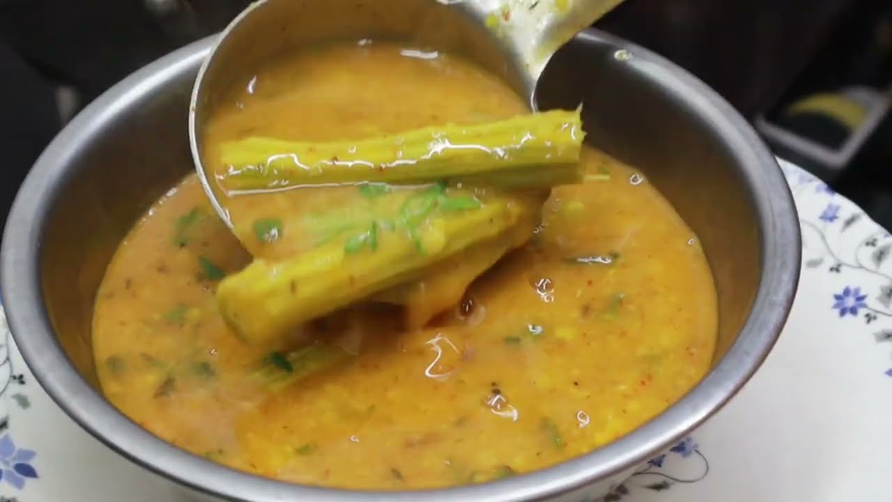 तोंडाला चव आणणारं आंबट गोड वरण | चिंच गुळाची आमटी | उन्हाळा स्पेशल Ambat Varan | खट्टी-मिठी दाल