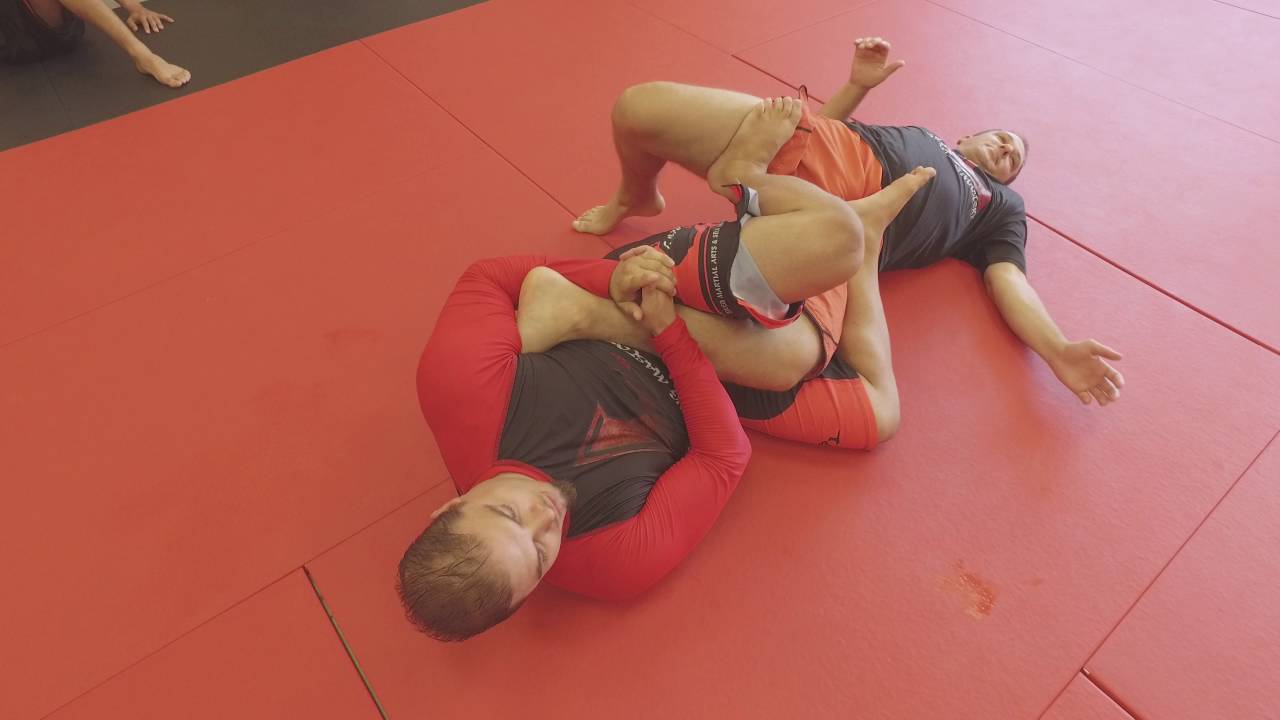No Gi BJJ Leglocks: Iminari Roll Takedown to Heelhook & Kneebar