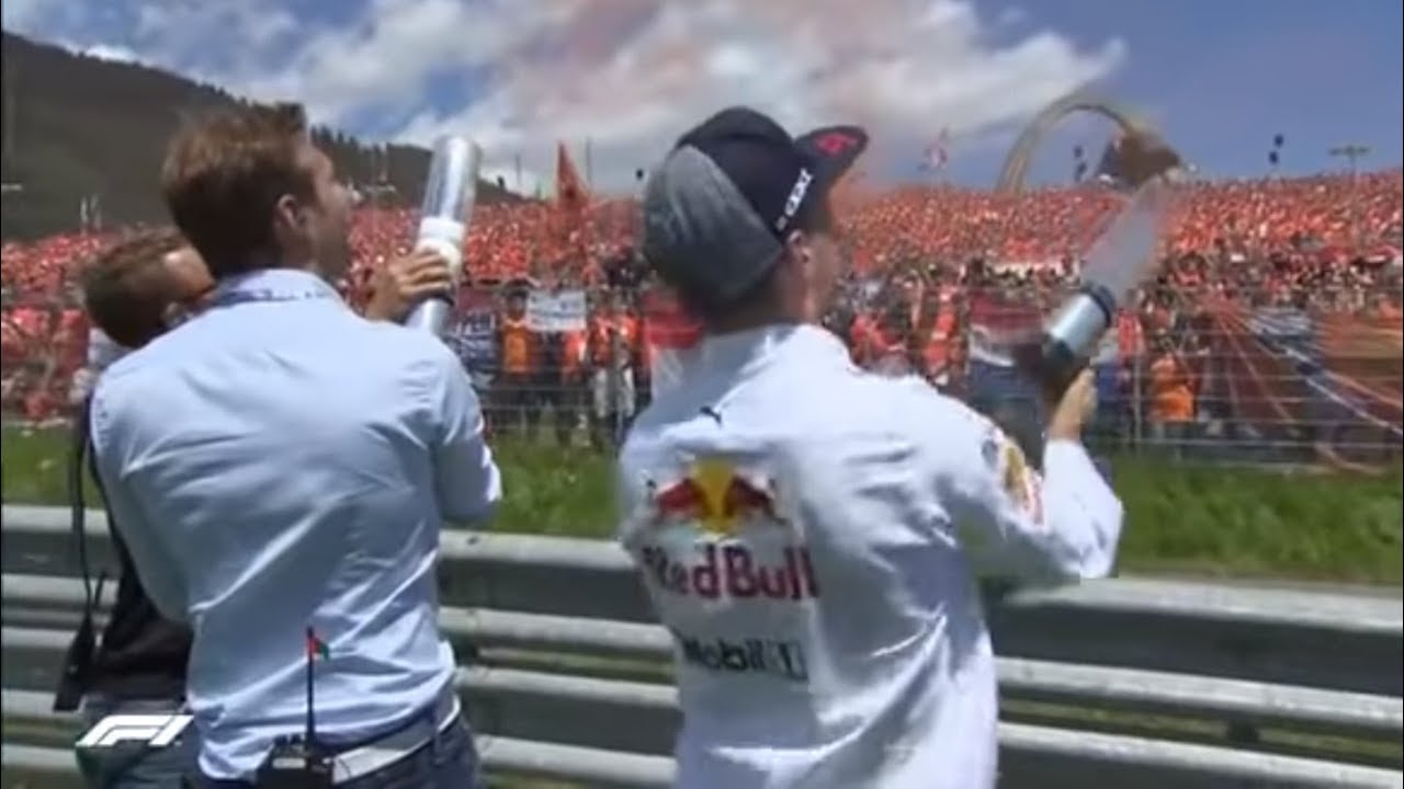 Beautiful moments with Max & Daniel during the drivers parade | F1 Austrian GP 2018