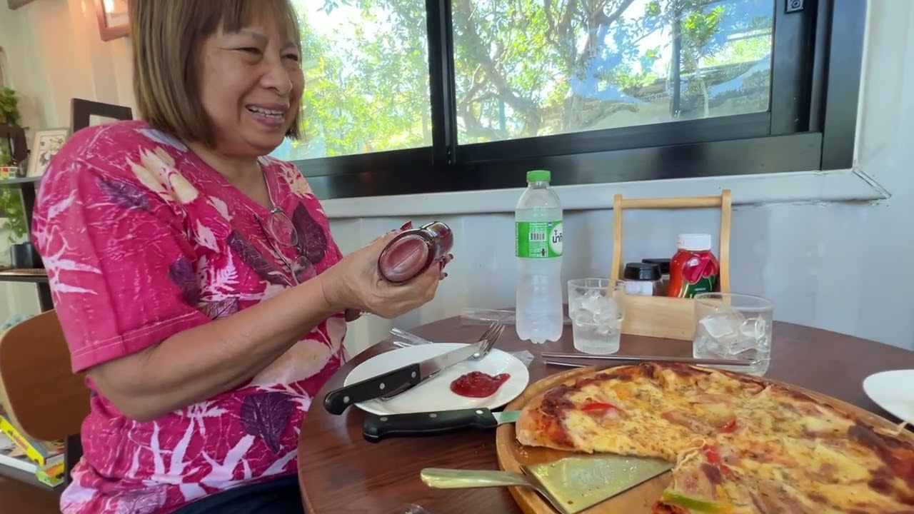 Pizza 🍕 #today #food #pizza #travel #shorts #youtubeshorts #haveaniceday #shorts 