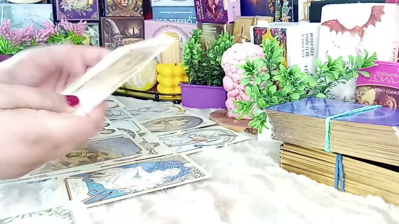 الشخص الي شاغل بالك بماذا يشعر تجاهك الآن 🤩