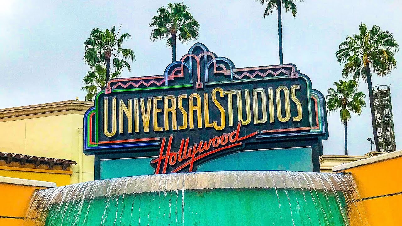 Universal Studios Hollywood MY FIRST TIME! Lunar New Year, Torrential Rain & Special Treats!