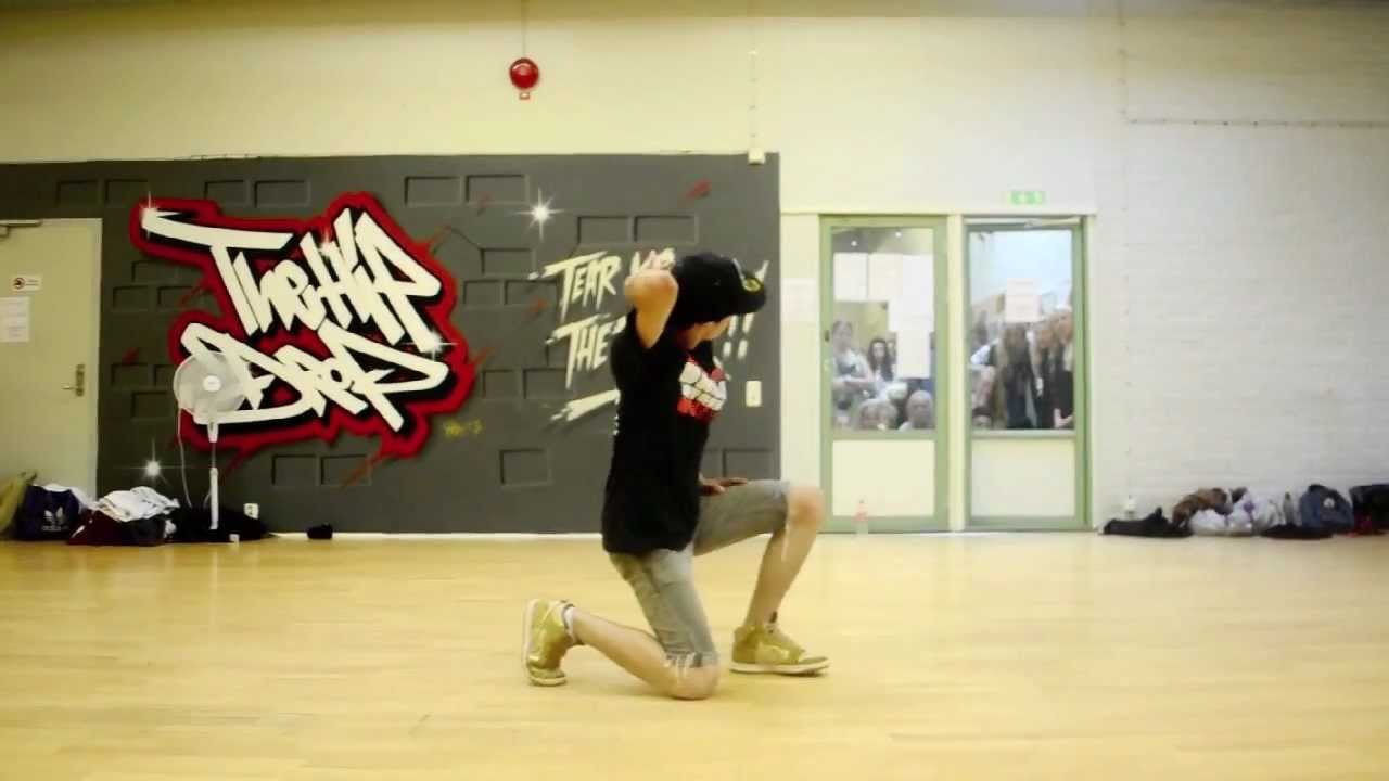 Ian Eastwood-KUBSKOUTZ-