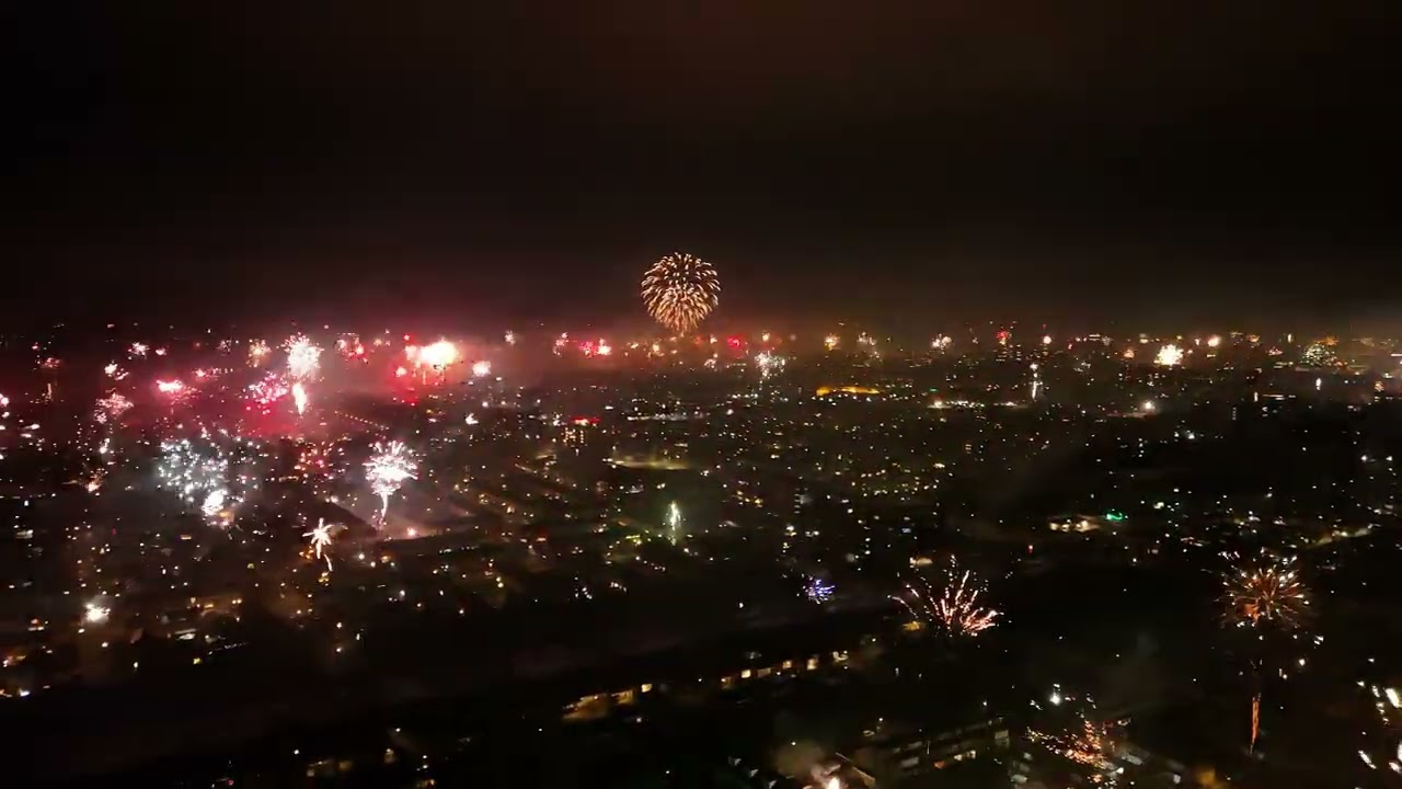 Laatste legaal vuurwerk in Nederland Dronebeelden boven Oss | 1 Jan 2026/ Last Legal Fireworks in NL