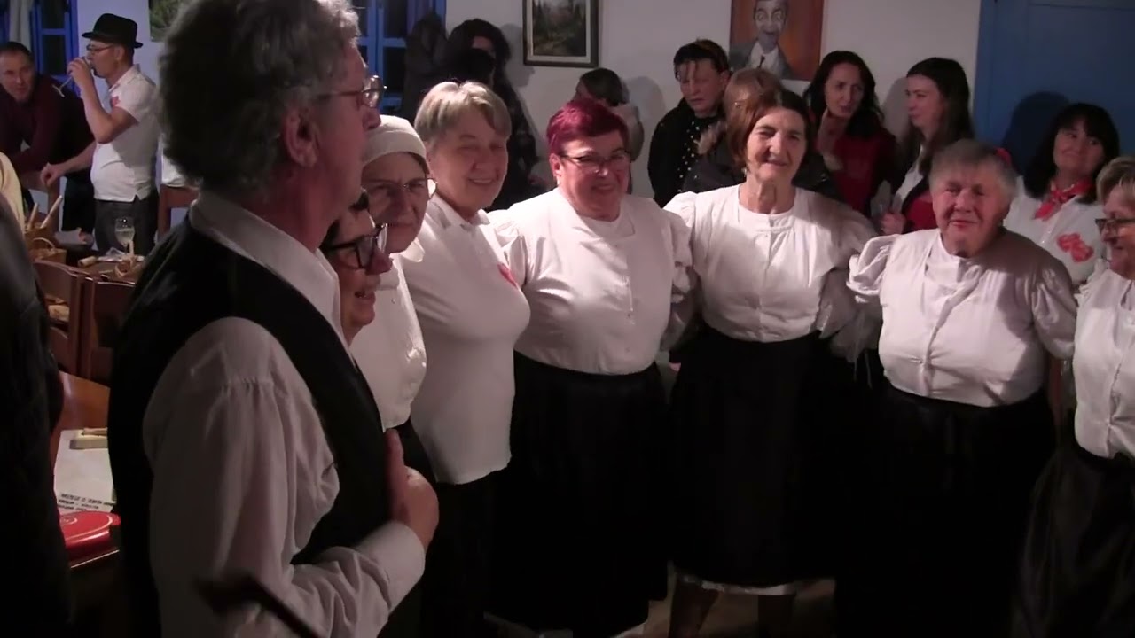 Voćanci pjevaju II - Zelen lišće goru kiti