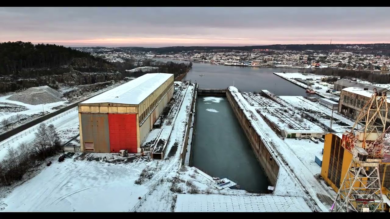 Fredrikstad Mekaniske Verksted, Norway Vinter: Tørrdokka og Verkstedhallene 4K Drone