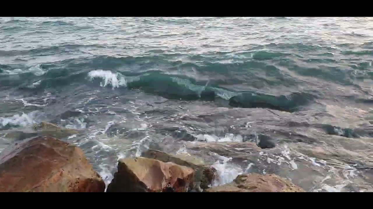 The seascape when the sun is out of focus