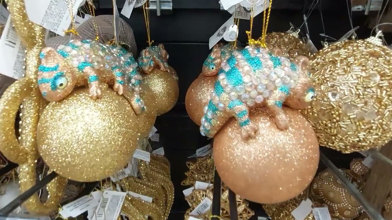 Ёлочные игрушки и не только в магазине 