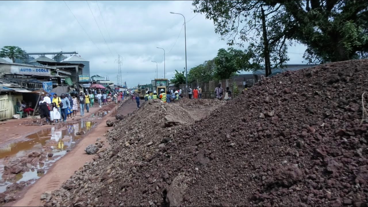TRAVAUX DE R&Eacute;HABILITATION DE LA VOIE URBAINE NYALLA - NDOKOTI - EQUINOXE TV