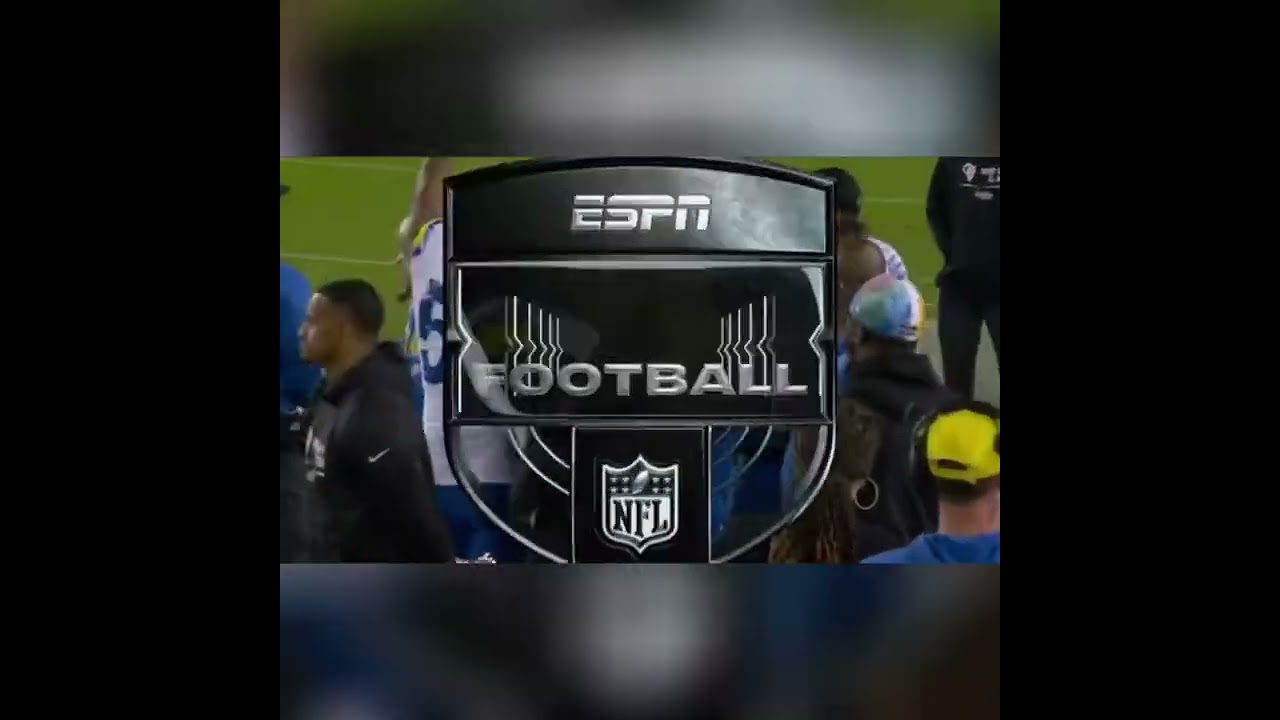 Takk McKinley gets heated in the sideline 😡#shorts