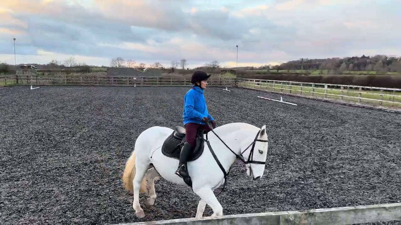 Naomi Cross and Connor Medium 5f E-riders January