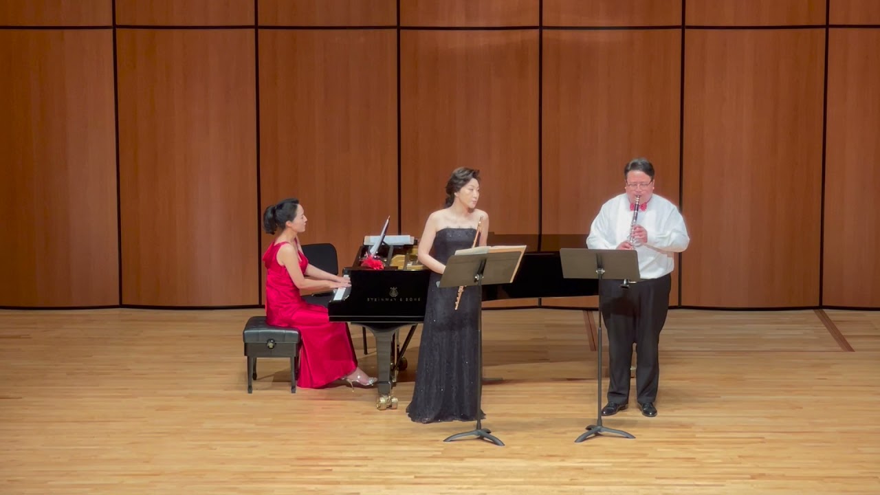 Malcolm Arnold - Grand Fantasia - Trio Tarantellegra for flute, clarinet and piano