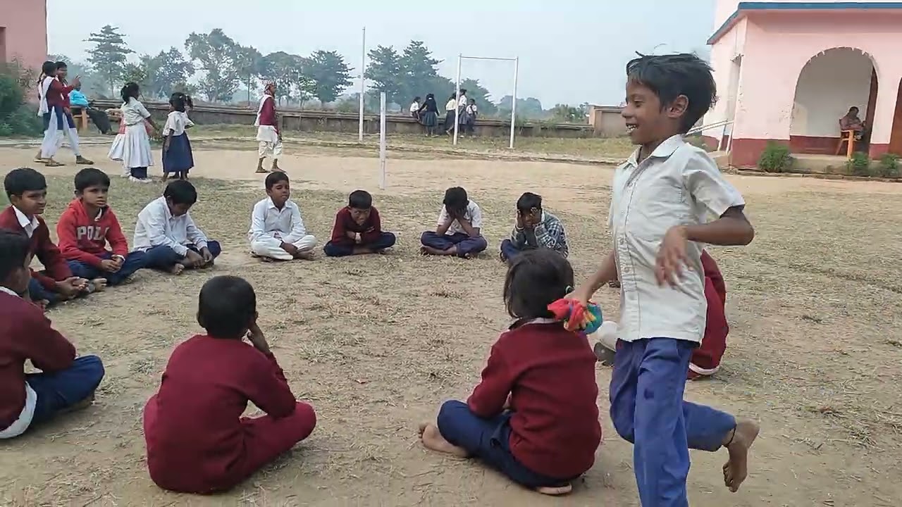 #बचपन के निस्वार्थ प्रेम से आपसी मित्रों के साथ खेल।