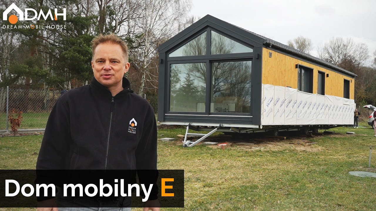Dom mobilny E z kominkiem i drewnianą elewacją