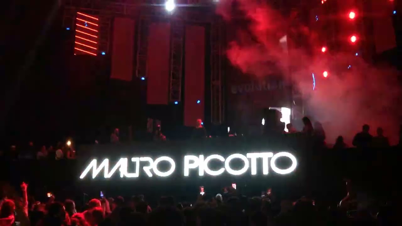 Mauro Picotto - Komodo (Live)