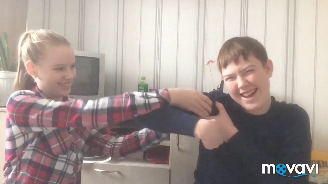 Щекотка челлендж!