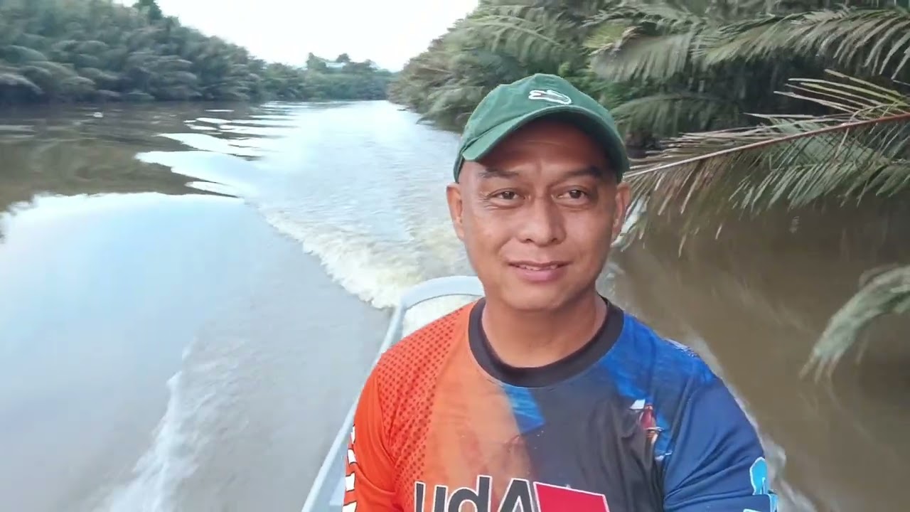 Hampir disambar ketika memancing buaya 