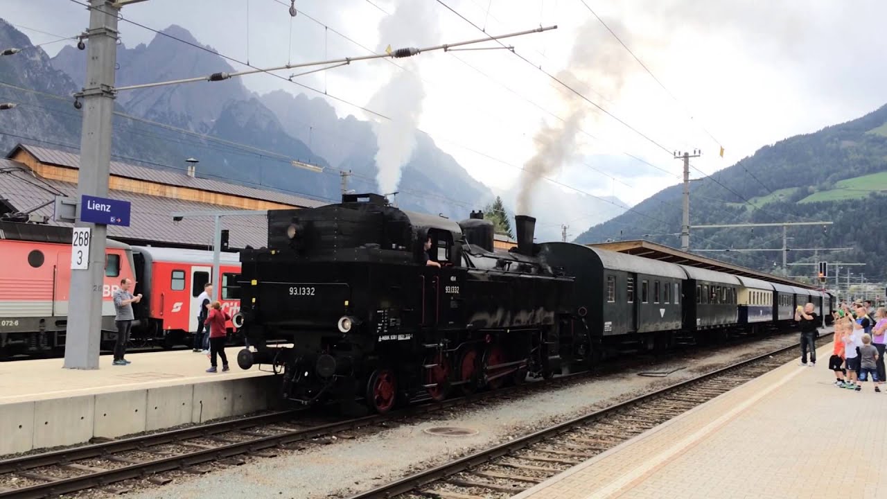 LOCOMOTIVA A VAPORE 93-1332+ELETTRICA 1245-05  A LIENZ,SUDBAHN HEIZHAUS 1871.