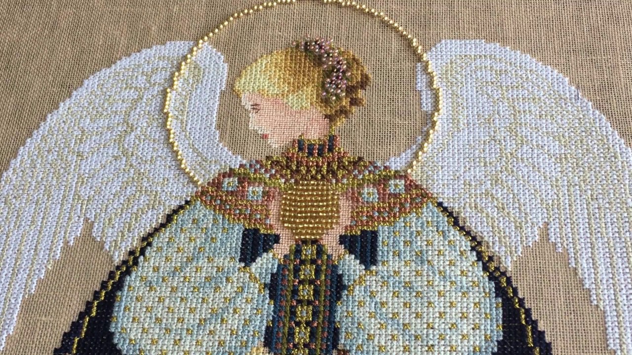 Процесс вышивки Ангела любви от Lavender and Lace