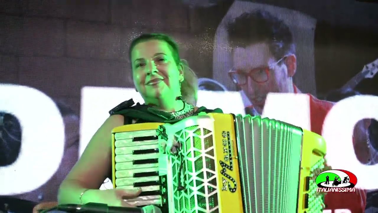 DEBORA SBARRA LA CUMPARSITA TANGO ACCORDION #fisarmonicistiditalia #veryitaliantv  #italianissimatv