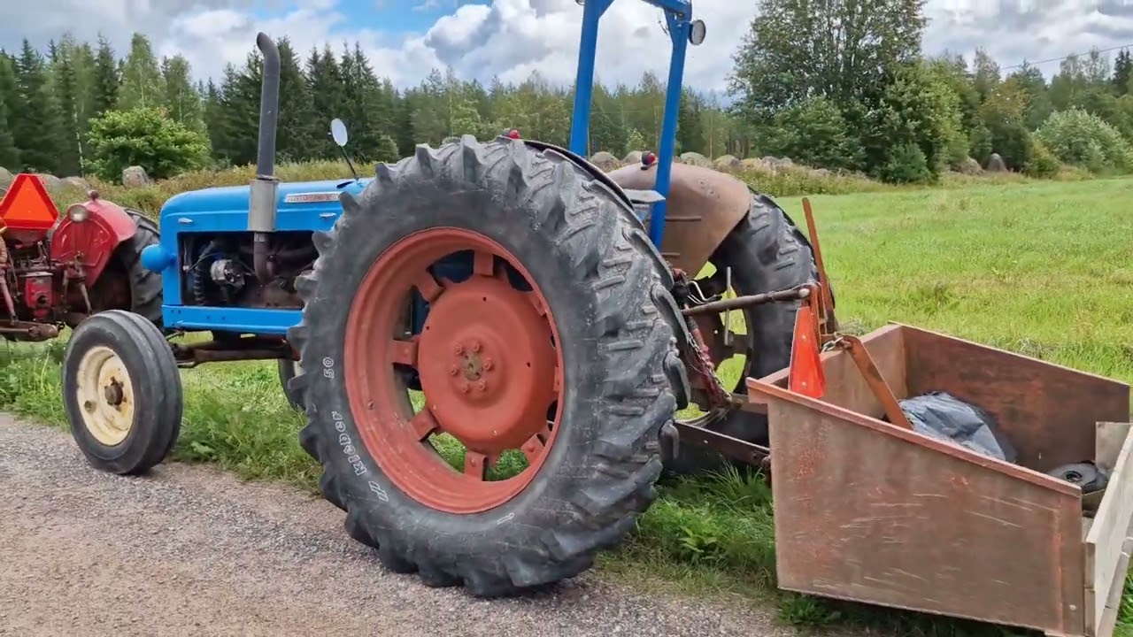 Lennuksen avotraktorit Reiposen Tilalla, Torpparin Tuvalla 16.8.2025. 🚜 🍀💁‍♂️💁‍♀️🌥🙂 #savitaipale 