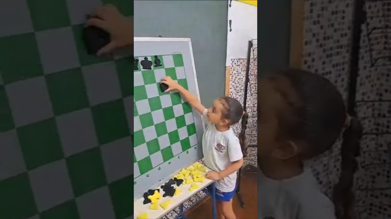 Aula de Xadrez na escola - Col&eacute;gio Escalada