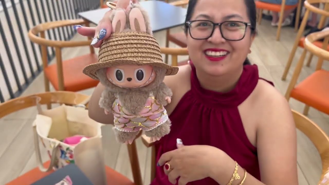 Đu trend muộn: Unboxing Toffee Labubu, Bikini Labubu, Labubu on vacation 