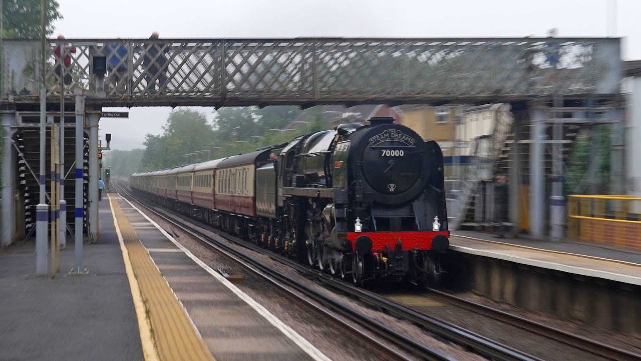 70000 "Britannia" flies through Dunton Green | The Garden of England & Sunset Steam Express 06.08.24