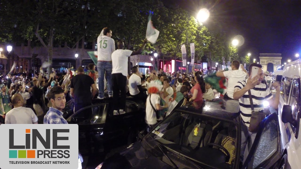 Les algériens fêtent la qualification en 8e de finale Coupe du monde / Paris - France 26 juin 2014