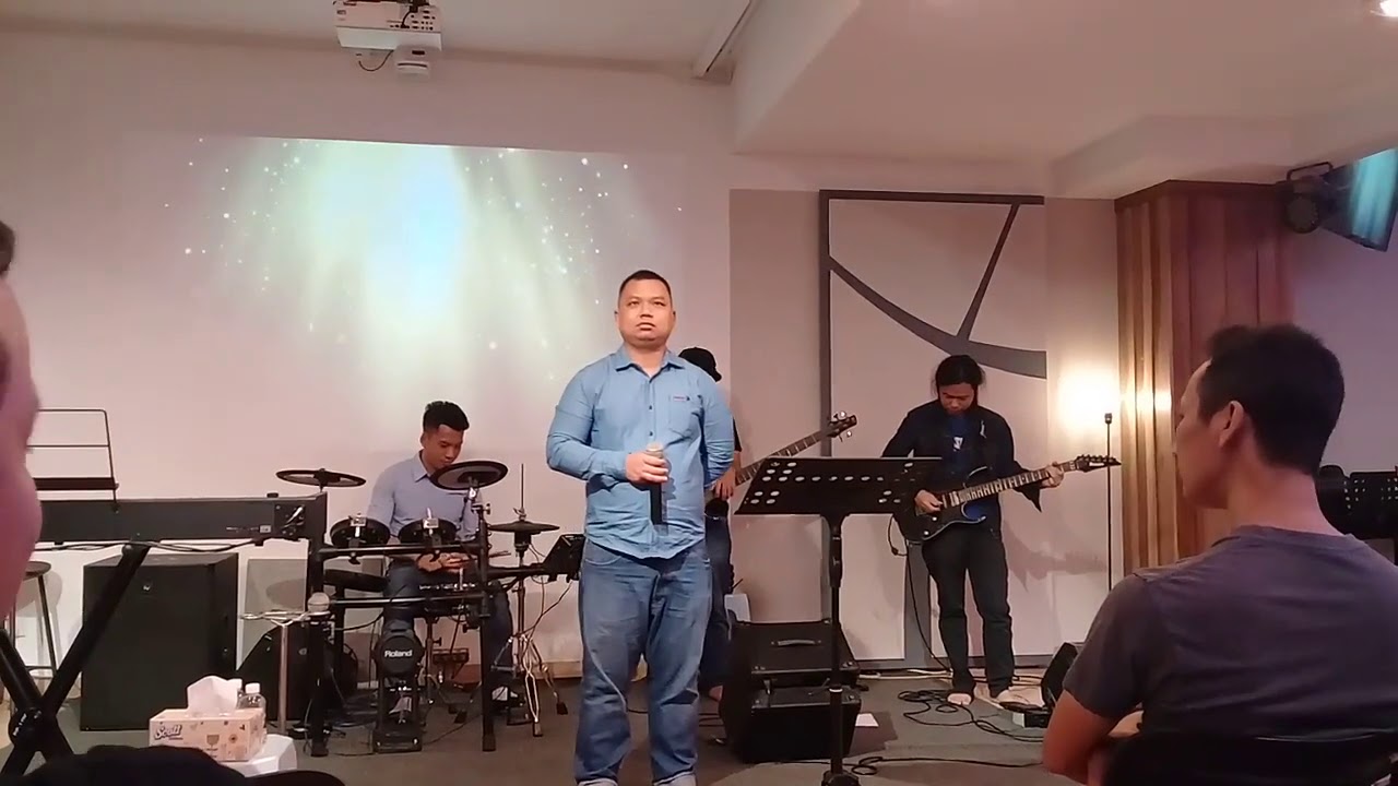 Ei leh Ei Guitar ka vengpa sya Tuang..
