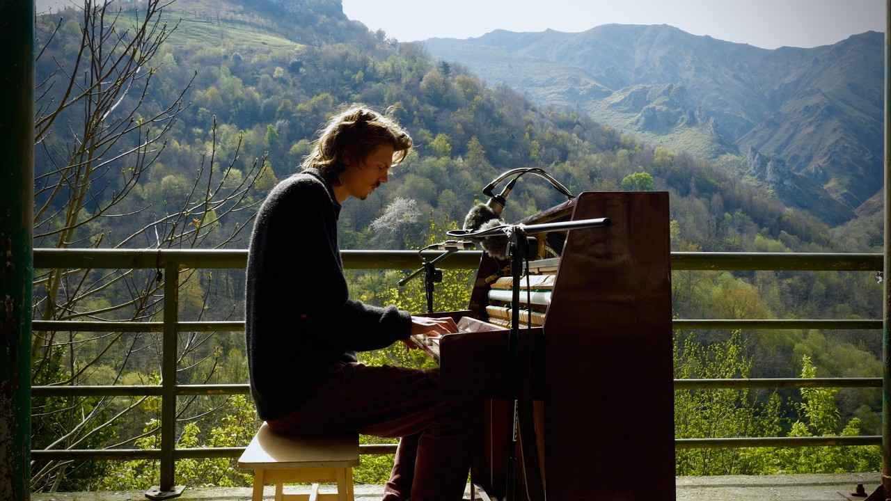 Birds - Ambient Piano Meditations (surrounded by nature)