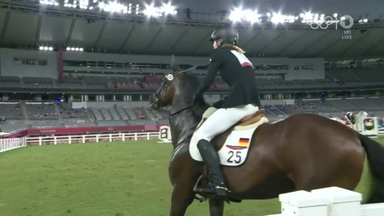 Entsetzen bei Olympia: Pferd wird vor laufender Kamera geschlagen und getreten