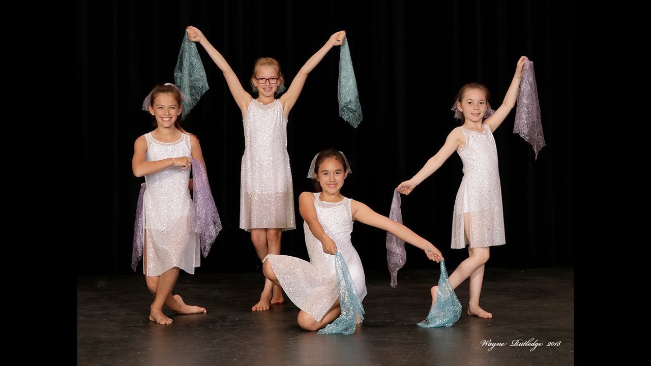 A Charming Children's Modern Dance Performance