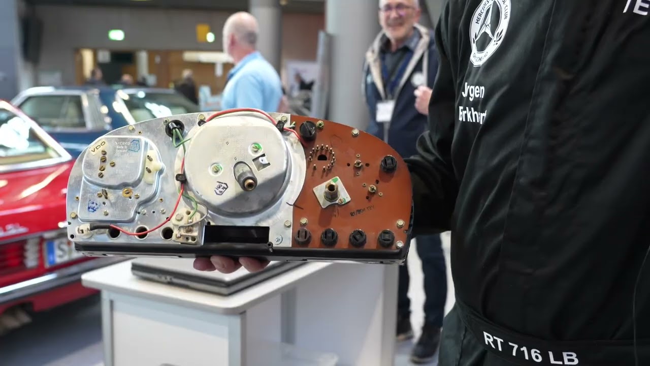 Jürgen zeigt euch wie man das Kombiinstrument ein- und ausbaut - so macht man es richtig!