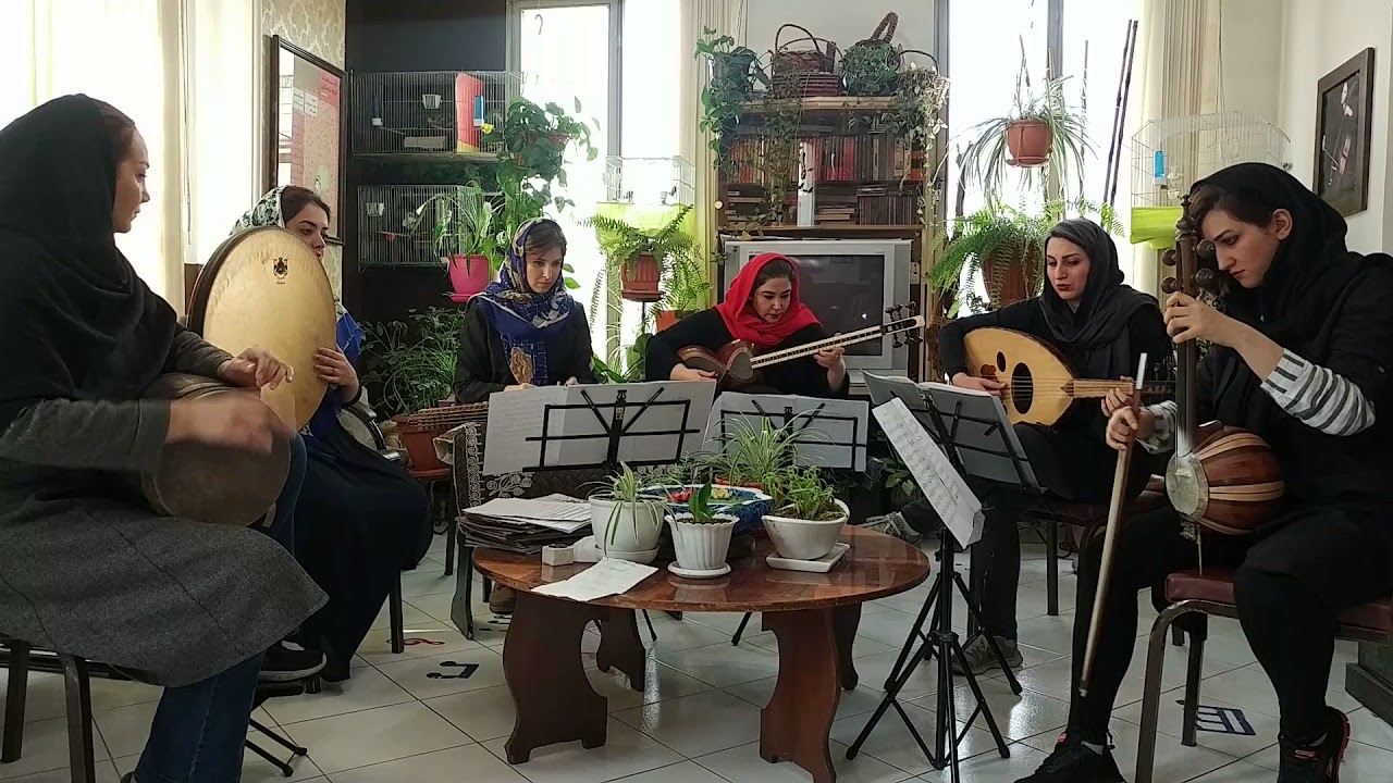 سرپرست نوازندگان(آزاده امیری)تمرین