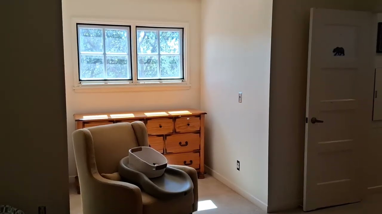 Así nos quedo esta casa y casi quedo sin orejas😂