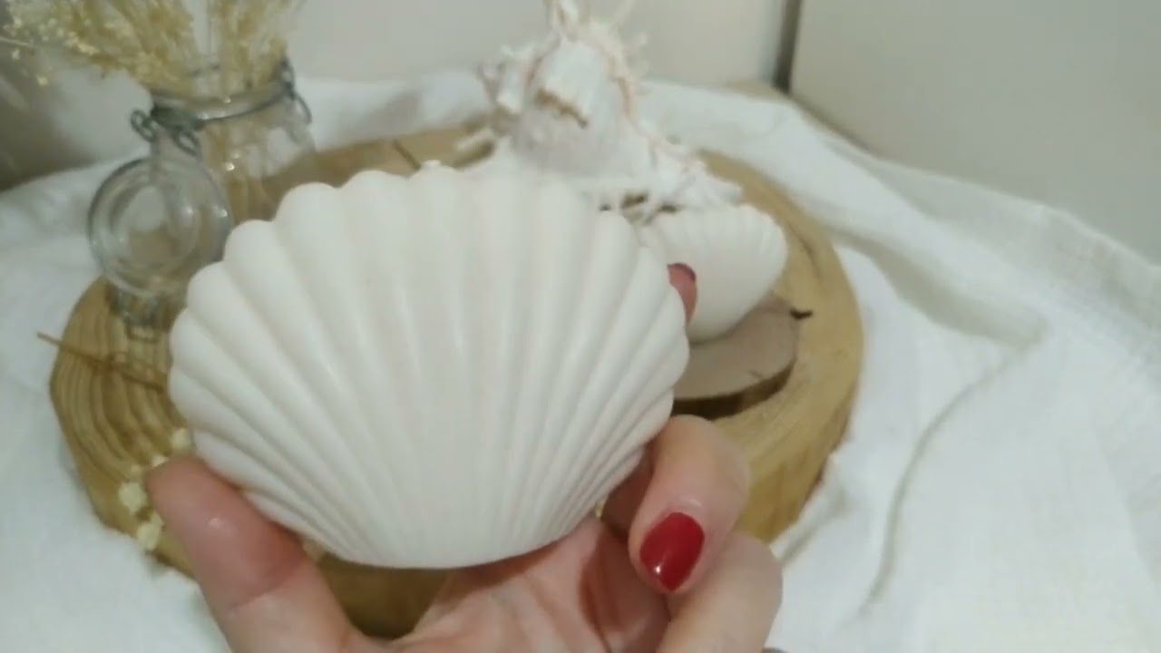 Vela ecol&oacute;gica CONCHA CL&Aacute;SICA elaborada 100% con cera de soja y aceites esenciales.