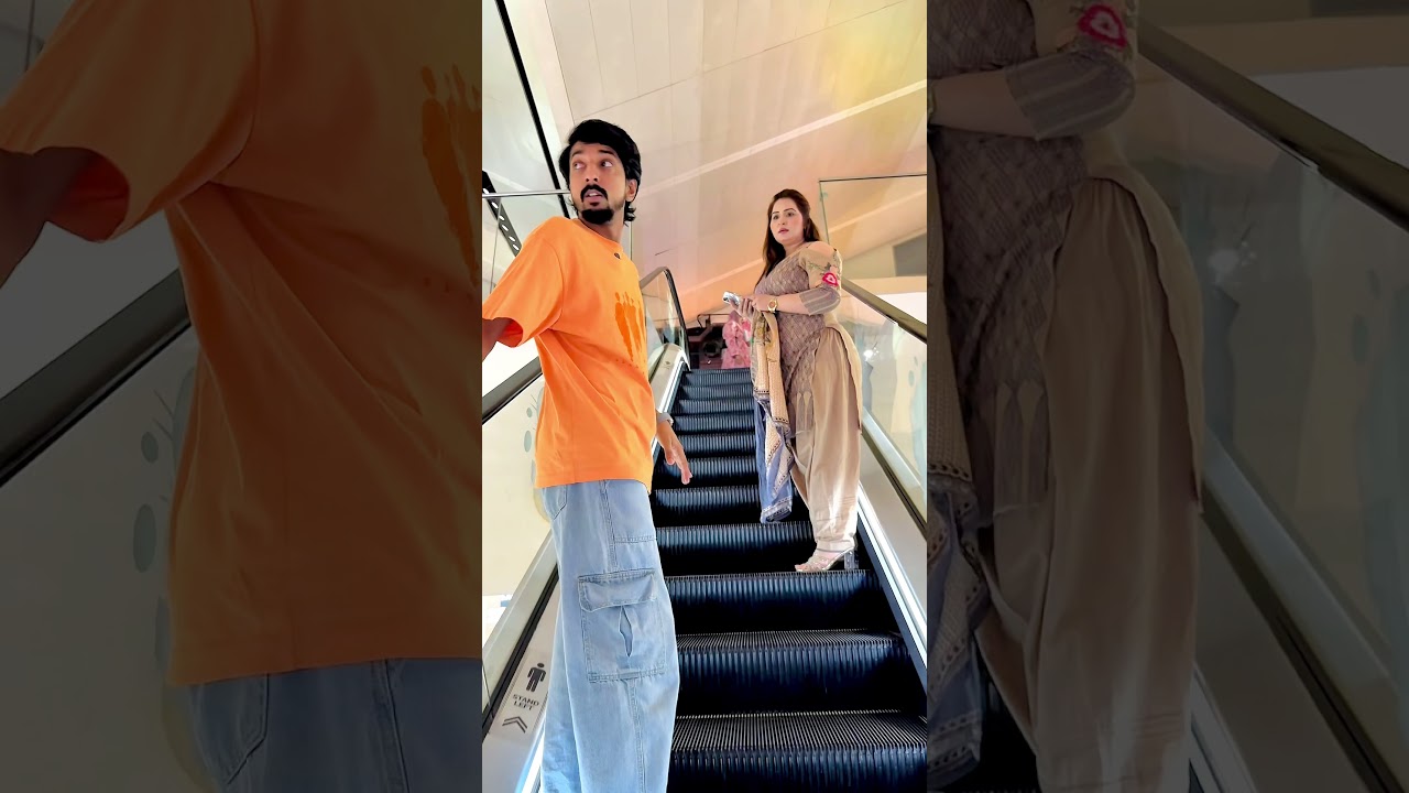 Staris prank cute girl reaction 😂  #rjprank #funny #prankvideo #comedy #shortvideo #shorts