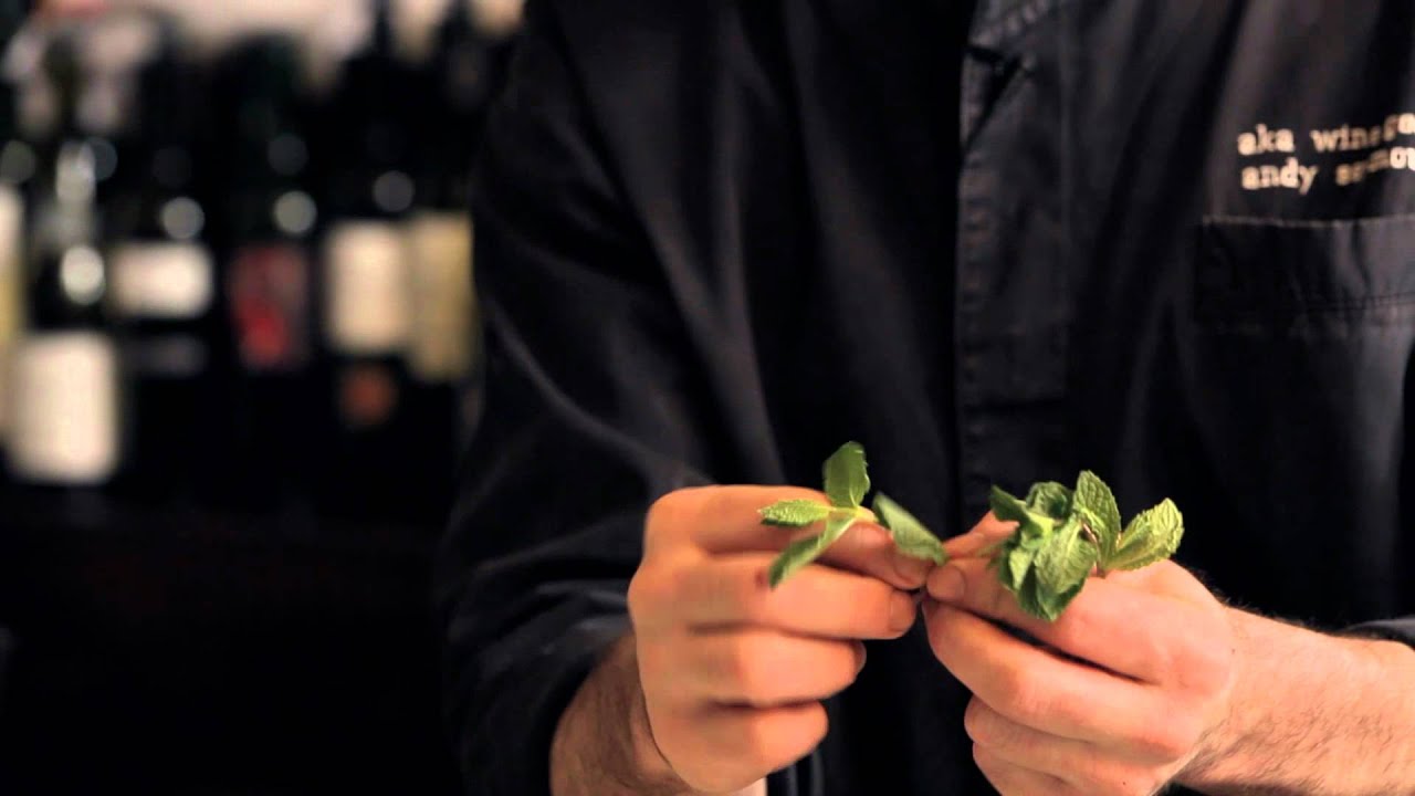 How to properly use Mint as a Cocktail Garnish - DrinkSkool Bar Techniques