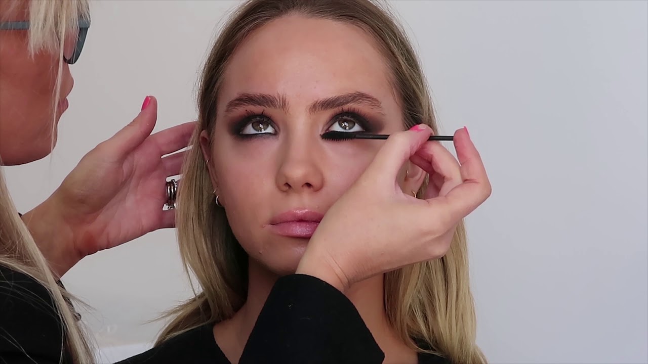 Runway Room's Classic SMOKEY EYE | FULL TUTORIAL