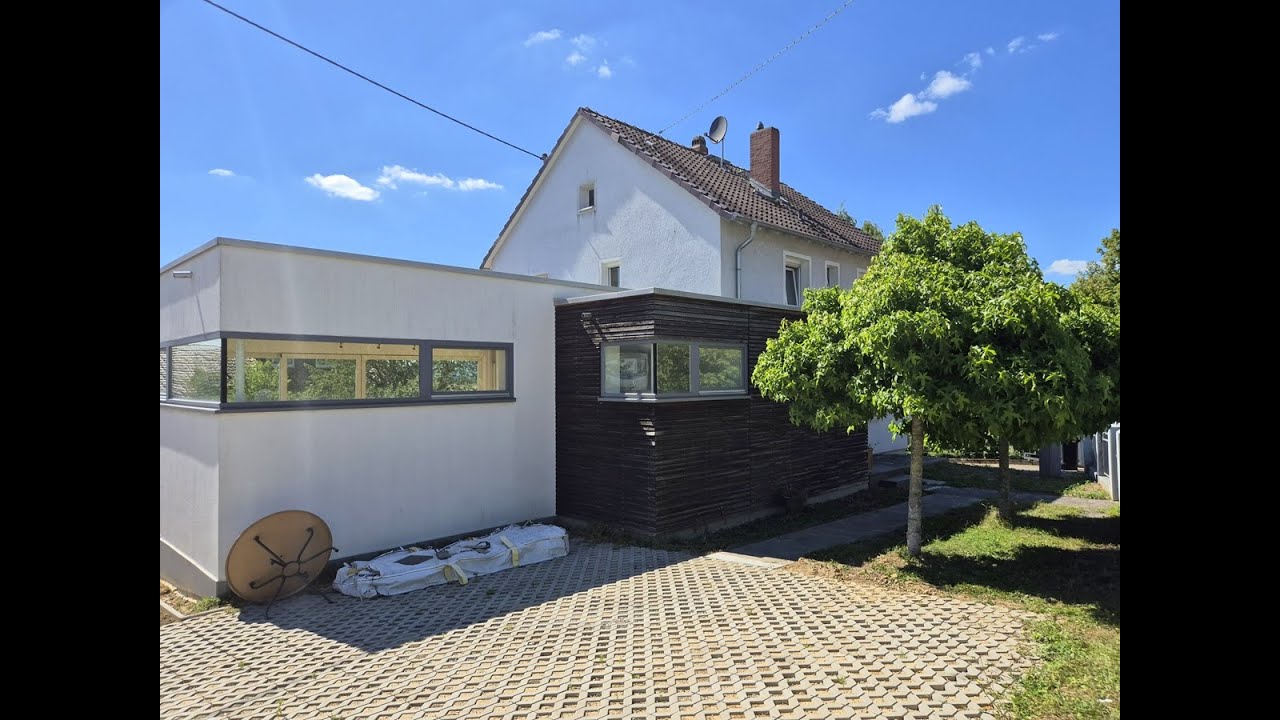 11 MINUTES TO LUCIUS CLAY KASERNE! Free standing house: with kitchen, 4 parking spaces & XXL terrace
