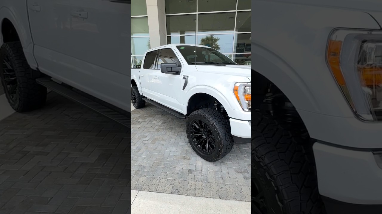 LIFTED FORD F-150 XLT 