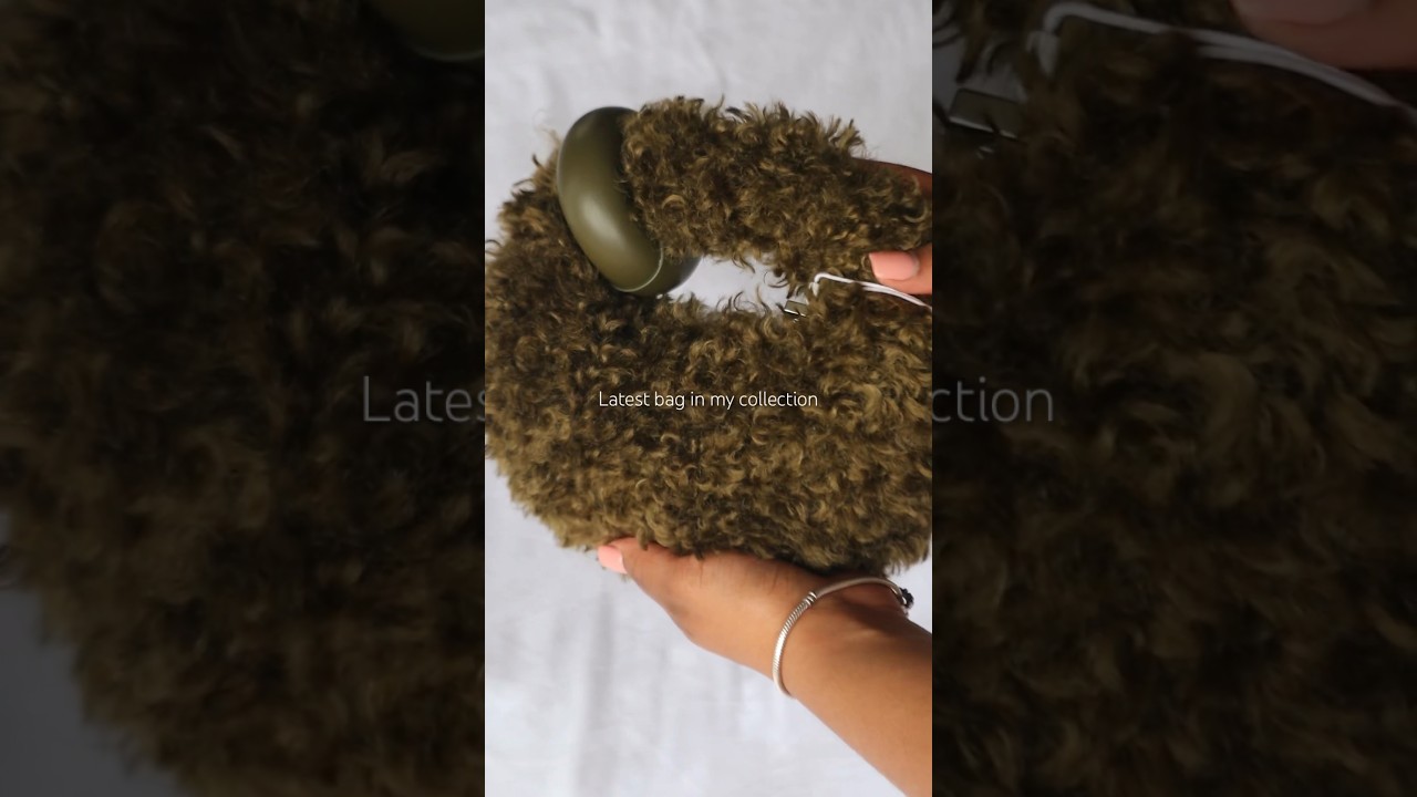 I love this olive green + faux fur🤎 #newbag #greenbag #jwpei #shortvideo