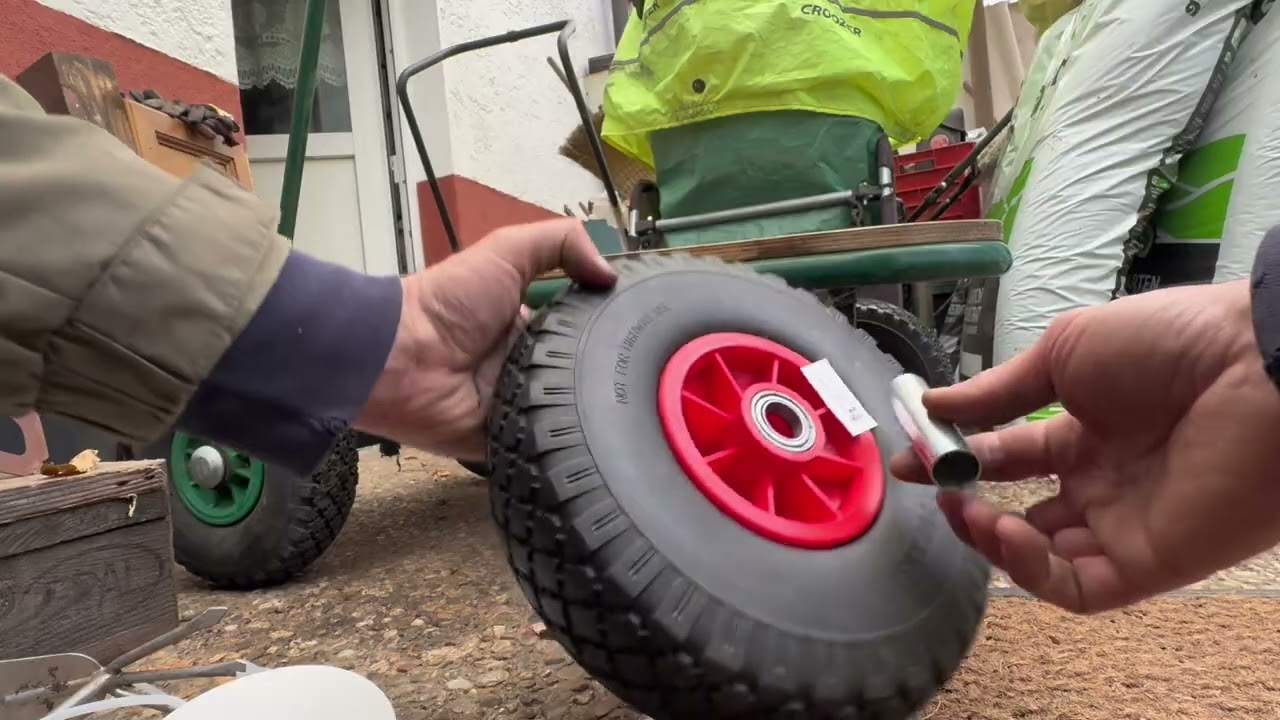 Reifen wechseln am Bollerwagen oder Sackkarre