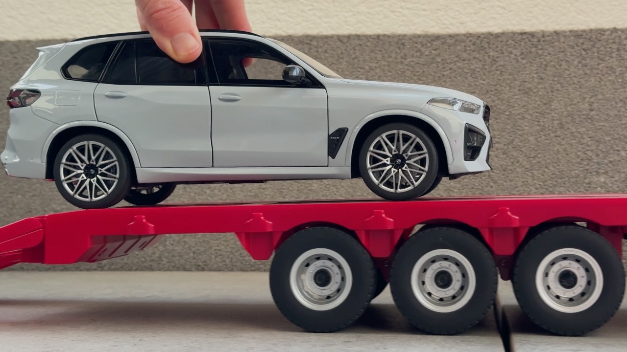 Range Rover vs BMW X5M | 1:18 Luxury SUV Battle