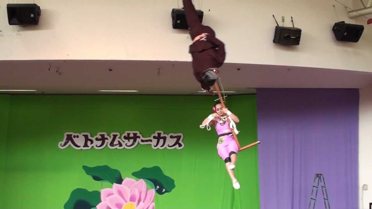 Vietnam Circus 2010 No.3 : Aerial Banboo