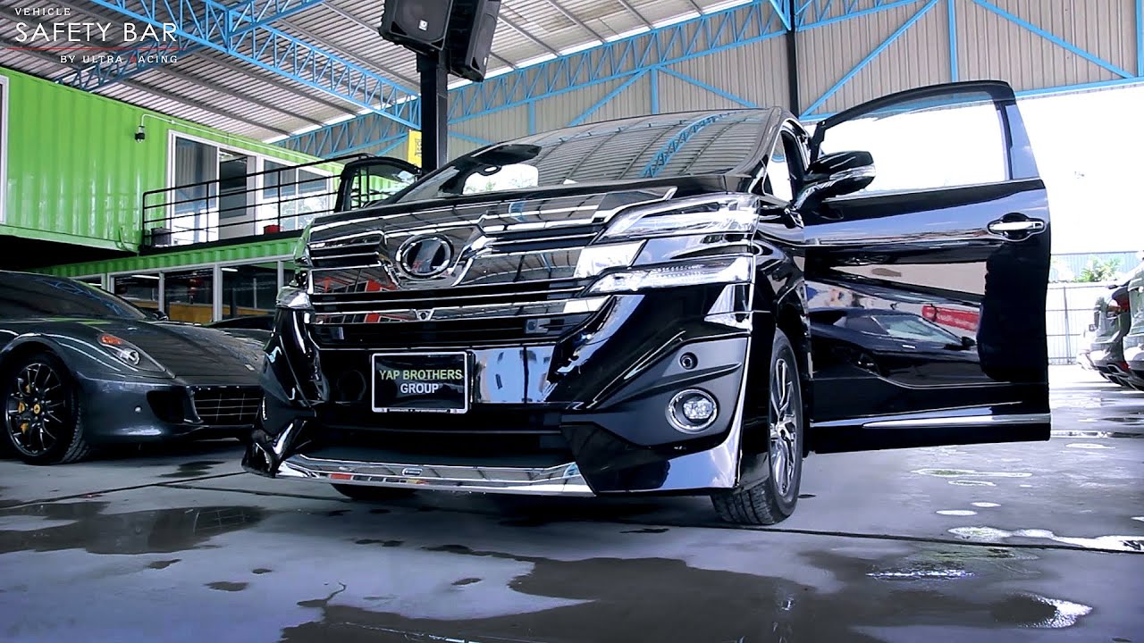 UltraRacing |Toyota Vellfire 2016 with Ultra Racing Strut bars