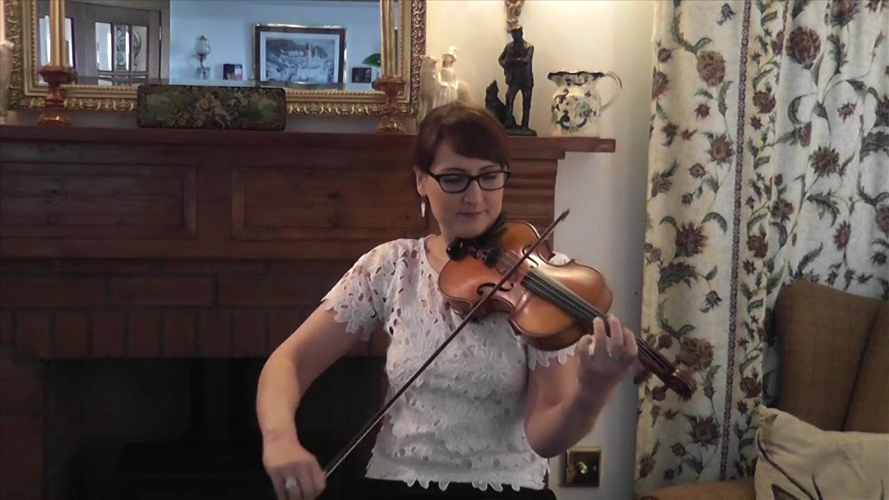 Kristan Harvey from Blazin' Fiddles teaching 'Jenny Dang the Weaver'