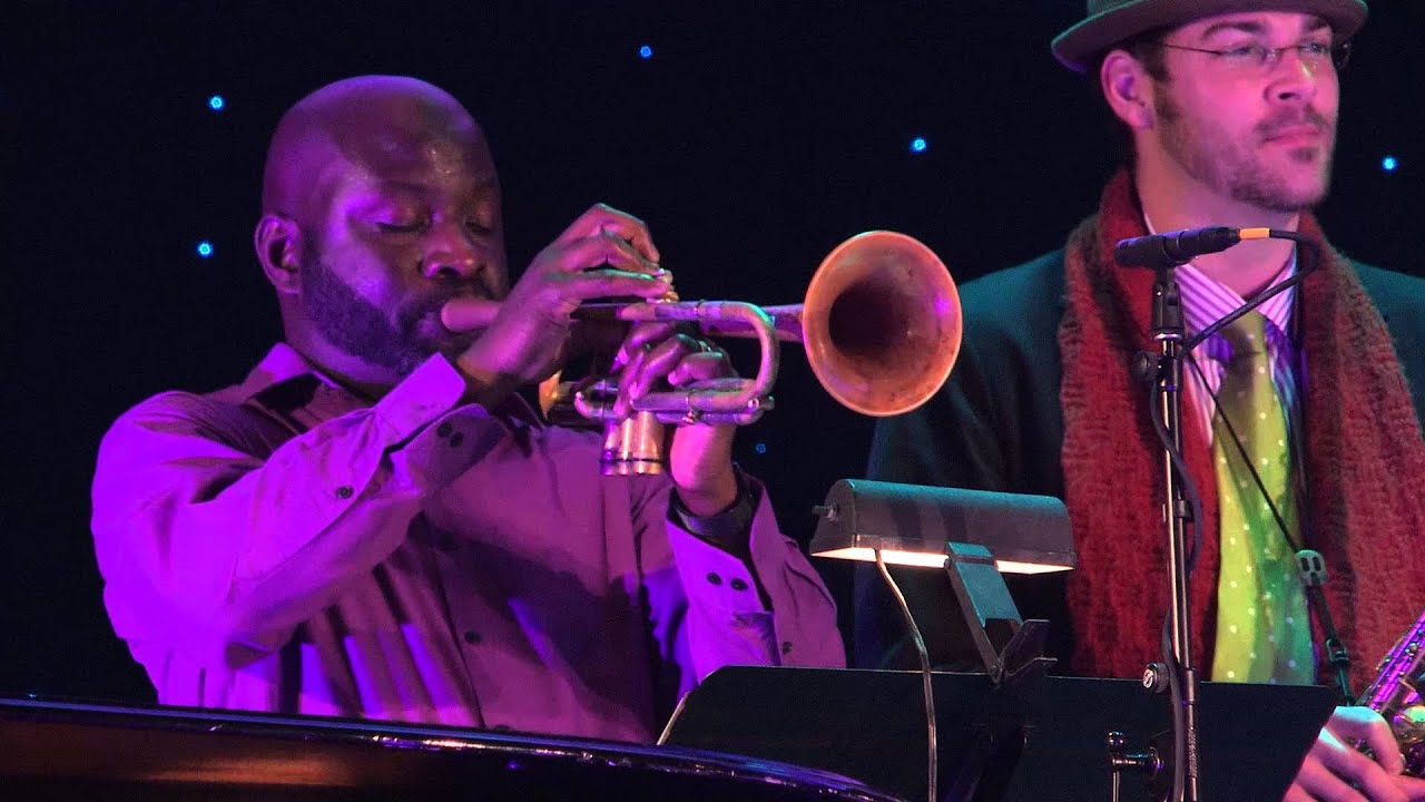 Ron Wiltrout Performs 